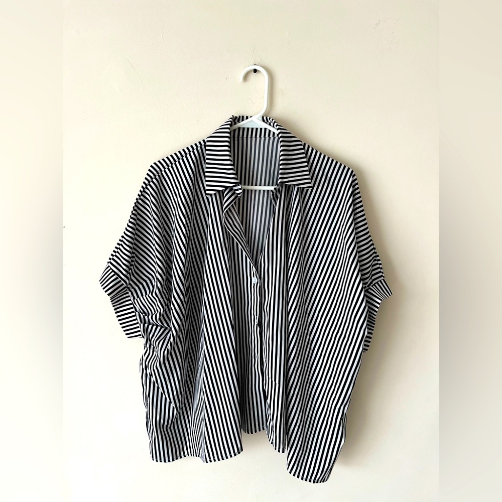 Boutique Women’s Black n White Striped Button Down Polyester Top Shirt Blouse M